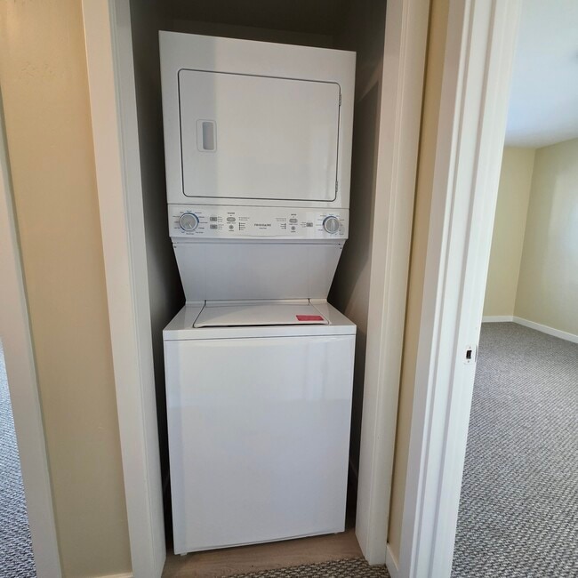 Building Photo - 2179 Beebee St