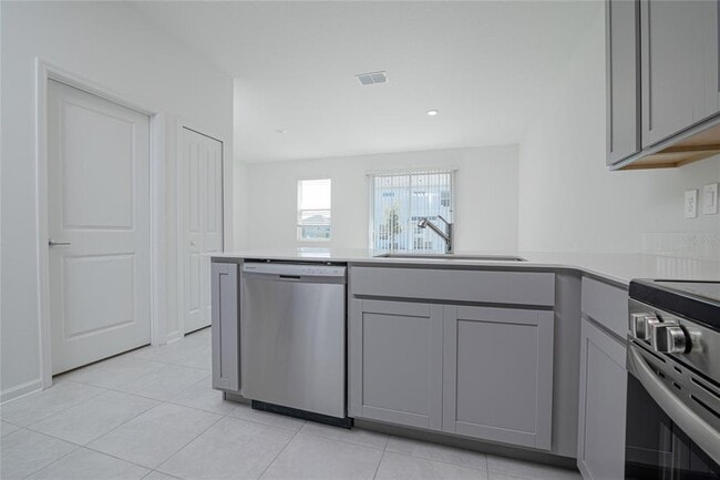 Building Photo - 2642 Runners Cir