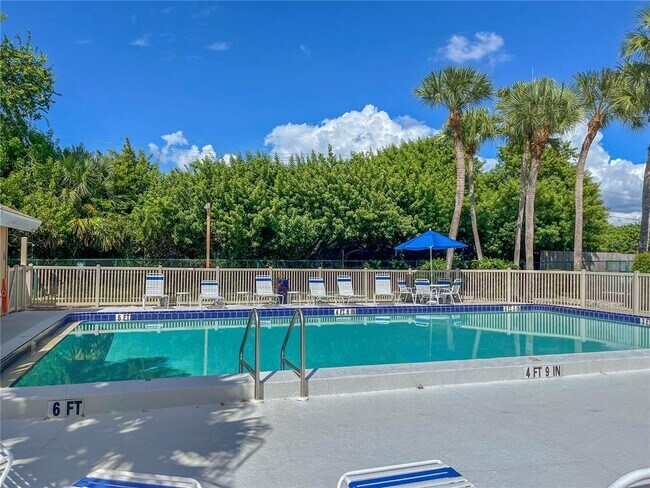 Building Photo - 5060 Village Garden Dr