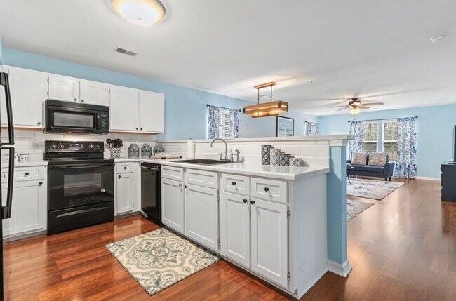 Building Photo - 1274 River Oaks Dr