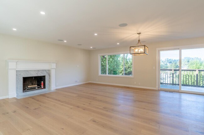 Building Photo - 29 Barton Pl
