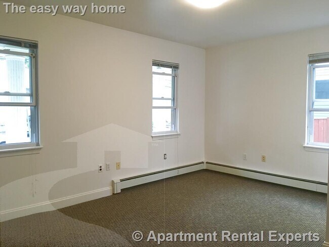 Building Photo - 159 Auburn St