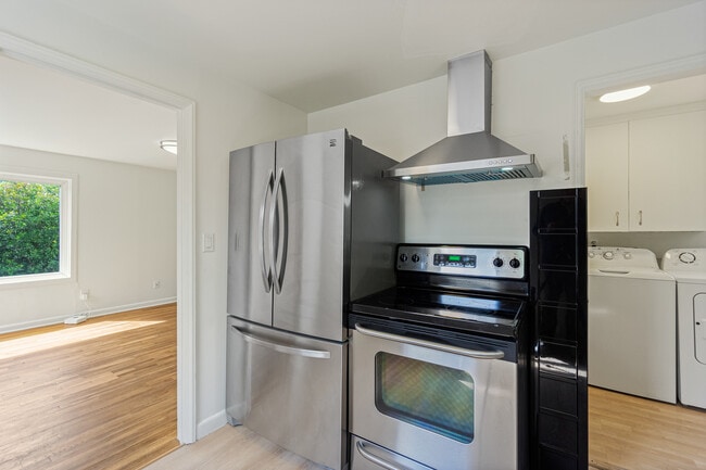 Primary Photo - 6522 16th Ave SW