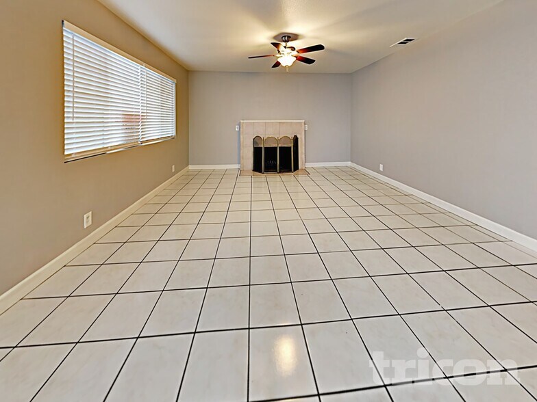 Building Photo - 684 Brown Ave