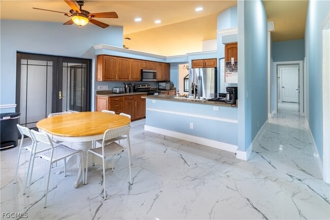 Building Photo - 8896 Bracken Way