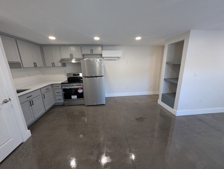 Building Photo - 1611 US-11