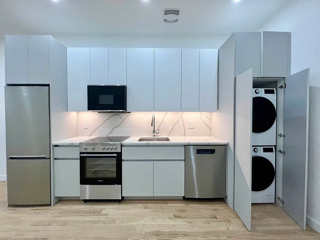 Building Photo - 187 Bond St