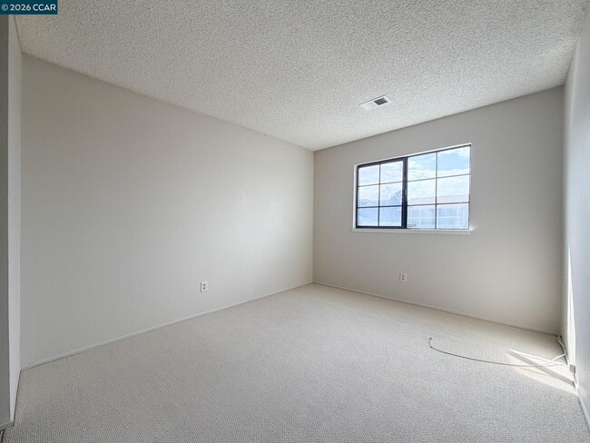 Building Photo - 118 Meadowlark Way