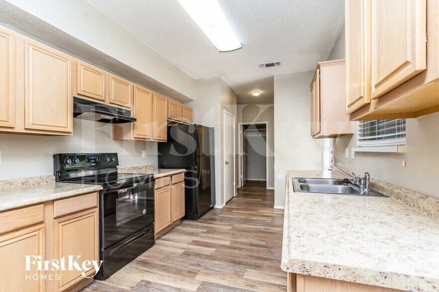 Building Photo - 530 Alameda Ave