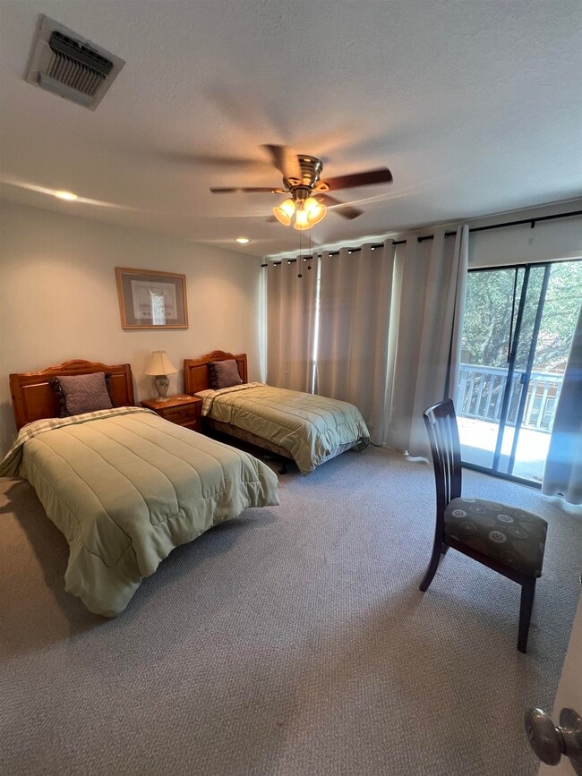 Building Photo - 307 Crestview