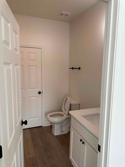 Building Photo - 528 Bowser Rd