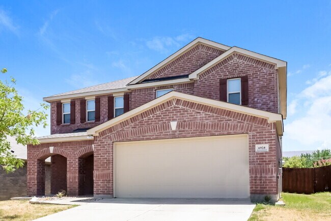 Primary Photo - 6928 Glade Oaks Dr