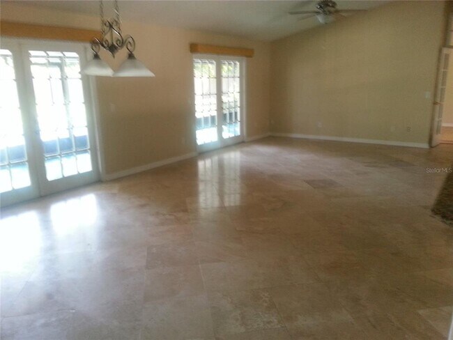 Building Photo - 9149 Palm Tree Dr