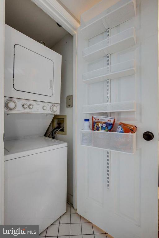 Building Photo - 1050 N Taylor St