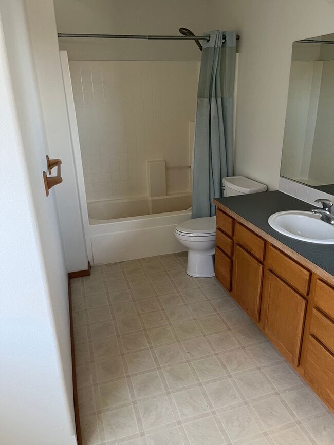 Building Photo - Beautiful 9 Mile Area Home