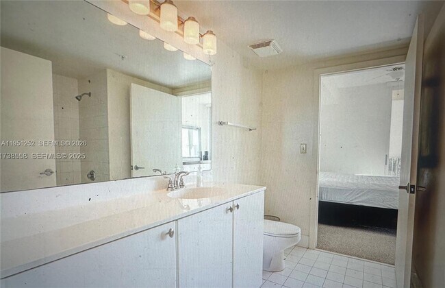 Building Photo - 3020 NE 32nd Ave