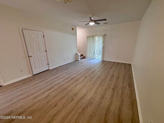 Building Photo - 369 Scrub Jay Dr