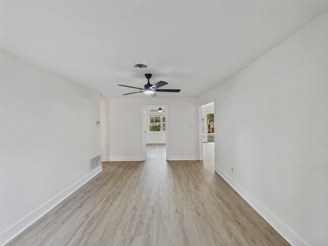 Building Photo - 6405 Seco Blvd