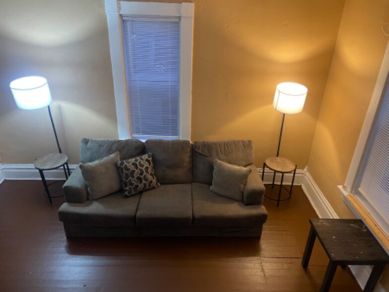 Building Photo - 2904 E 6th Ave