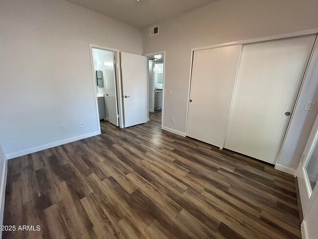 Building Photo - 11666 N 28th Dr