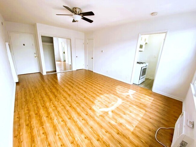 Interior Photo - 6112 Eleanor Ave