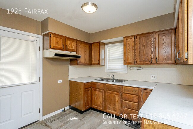 Building Photo - 1925 Fairfax-