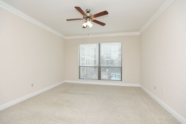 Building Photo - For Lease | 1 Bed, 1 Bath | 832 Sq Ft | Su...
