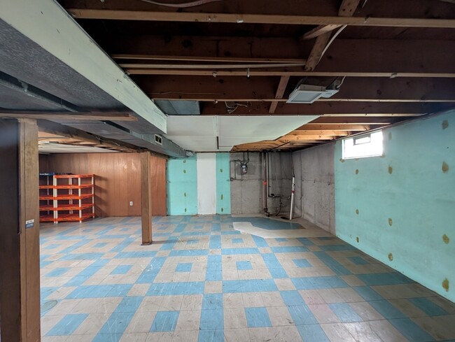 Building Photo - 43 Fairelm Ln