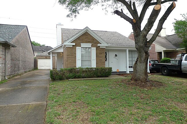 Primary Photo - 5530 Santrey Dr