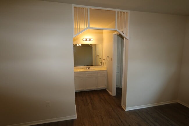 Building Photo - 1607 Chilton Ln