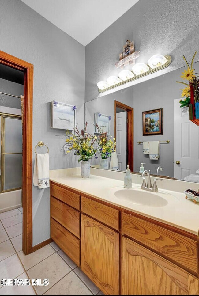 Building Photo - 2081 Paseo Del Prado Dr