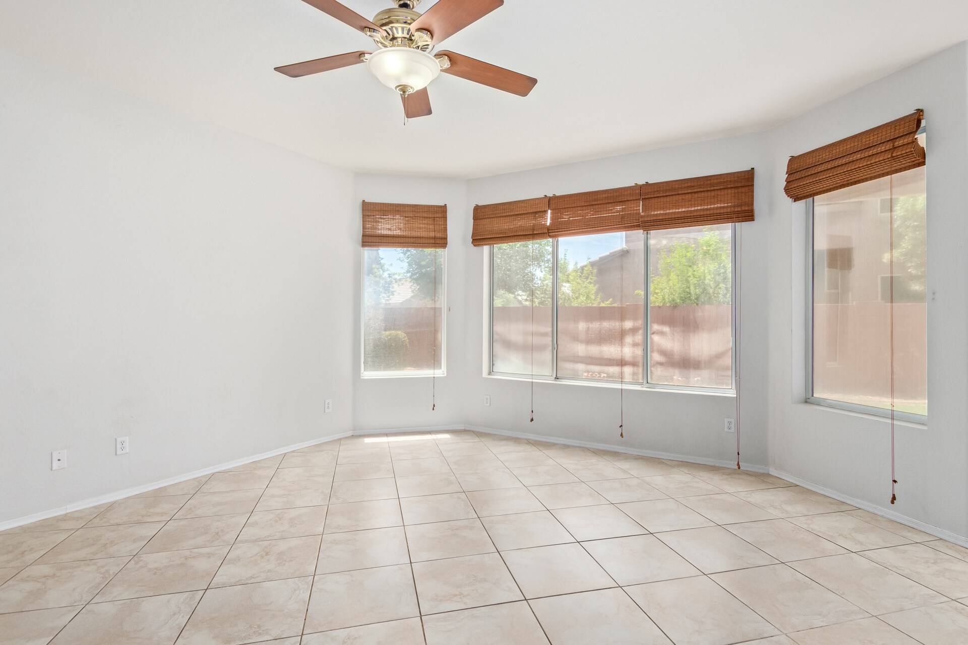 Building Photo - 3316 E Tierra Buena Ln