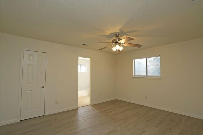 Building Photo - 5023 Monteith Dr