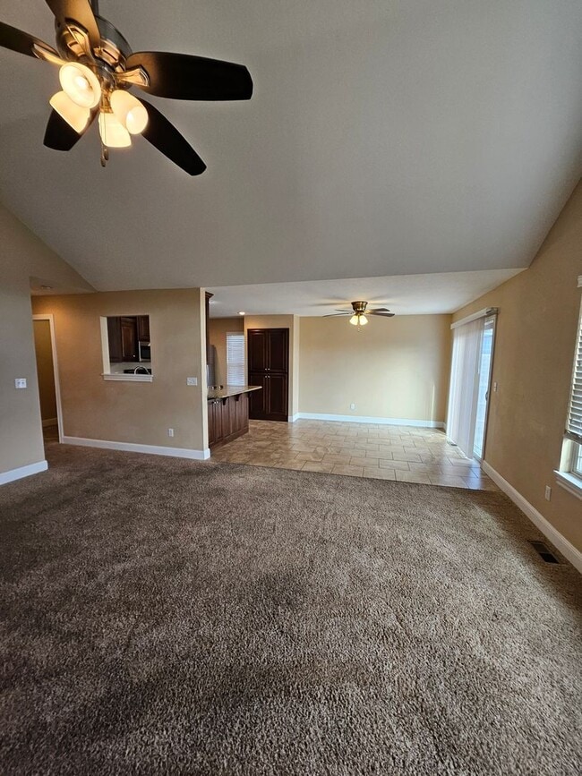 Building Photo - 3 Bedroom 2 Bath 2 Car Garage House.  Walking Distance to the Medical School