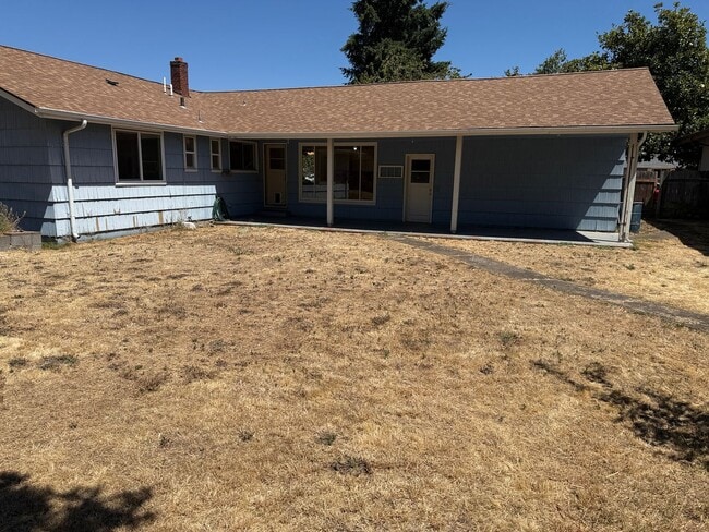 Building Photo - 3 bedroom, 1.5 bath house in Eugene!
