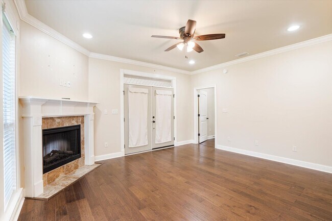 Building Photo - UPCOMING LISTING-CUSTOM BUILT HOME IN PINEHURST