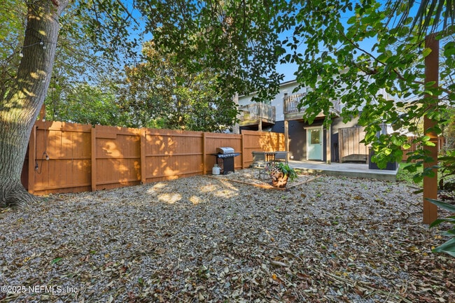 Building Photo - 420 3rd St S