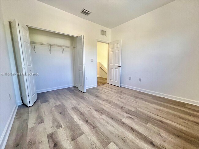 Building Photo - 3354 W 100th Terrace