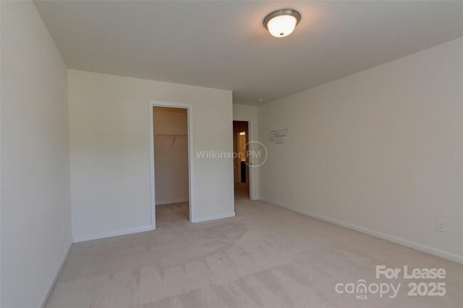 Building Photo - 9409 Pond Vista Court
