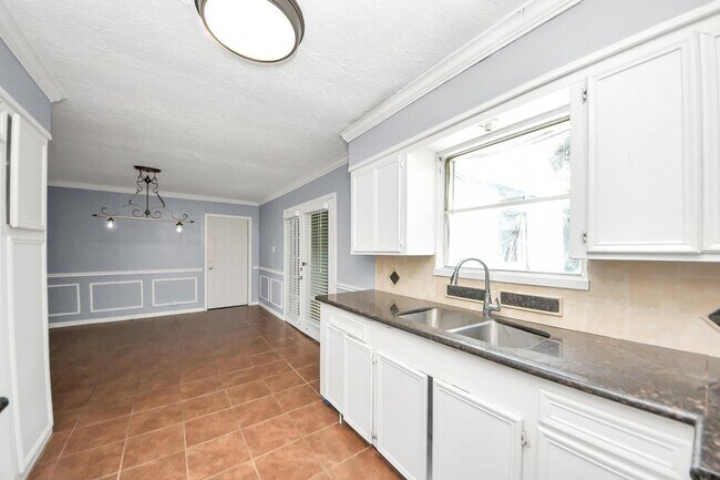 Building Photo - Charming and well-maintained home in the heart of Pasadena!