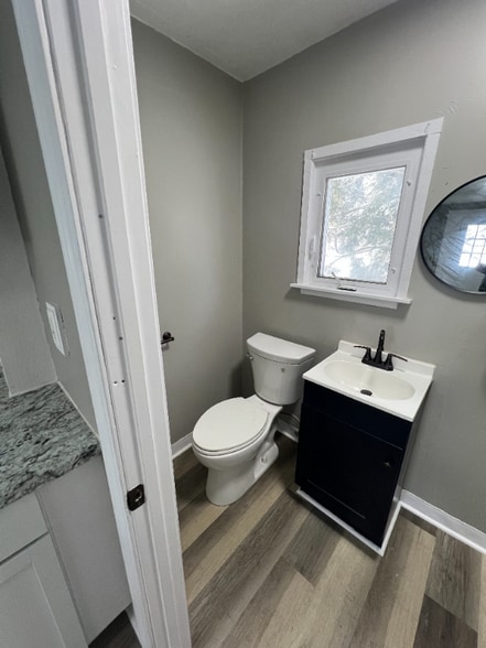 Building Photo - 10 Prospect St