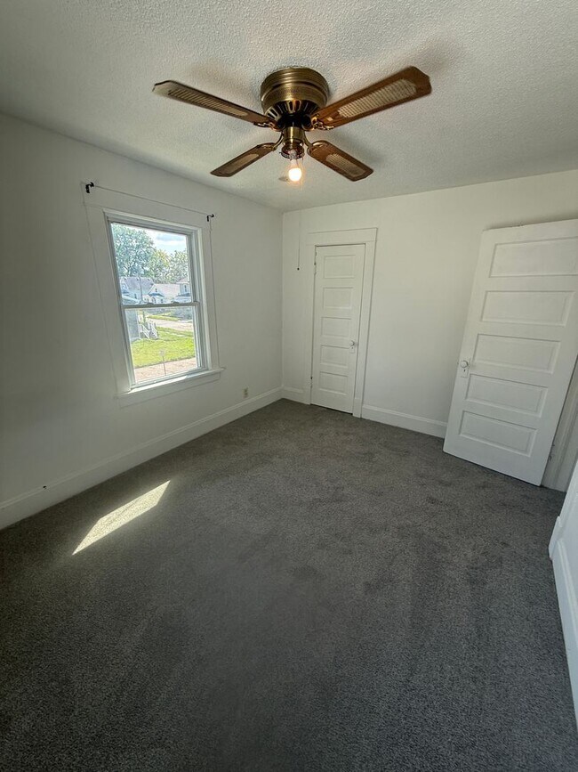 Building Photo - 205-207-207 18th Ave