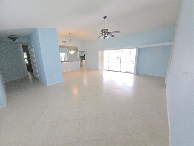 Building Photo - 3601 Garden Lakes Clenet