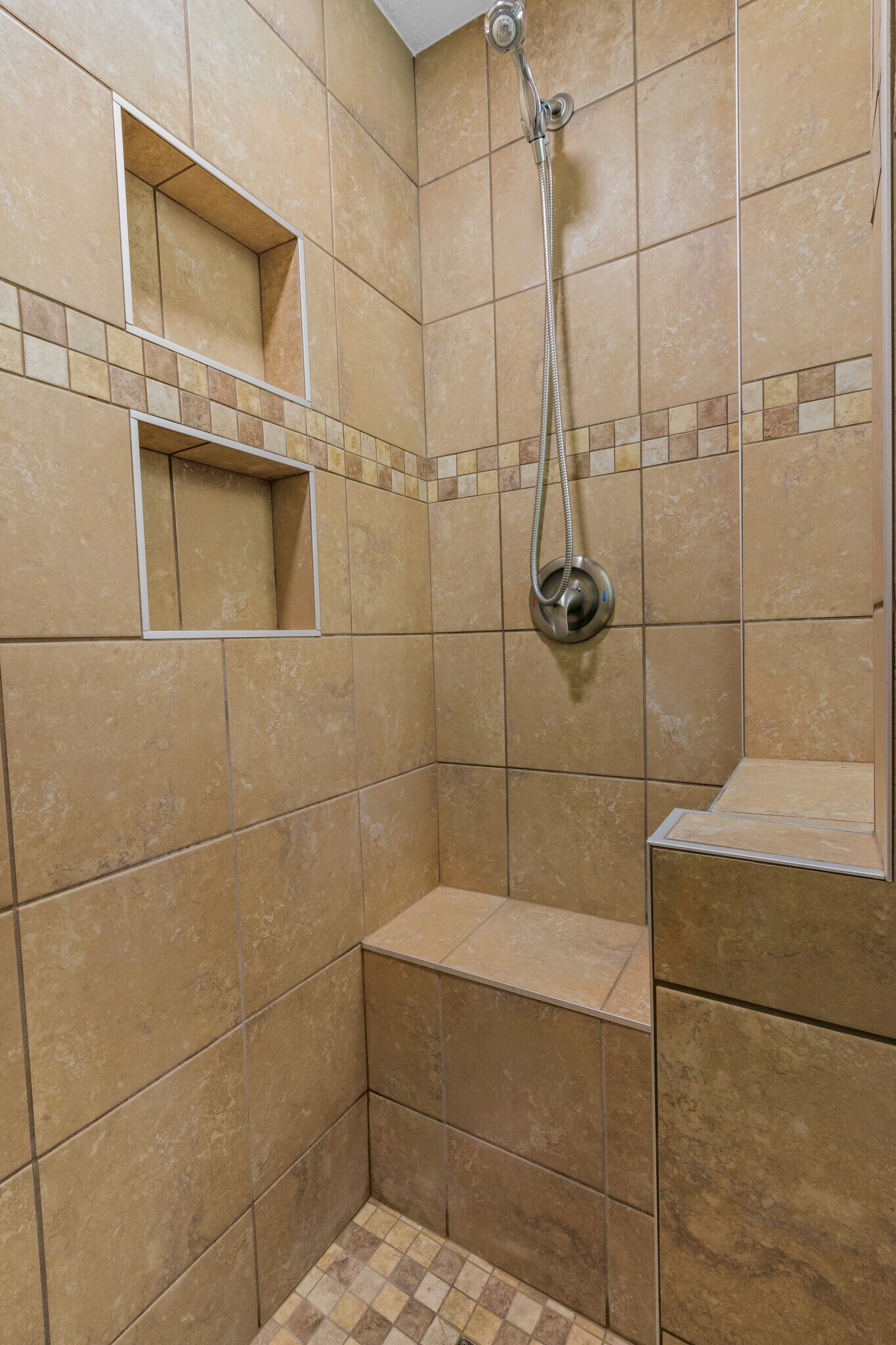 Building Photo - 840 W Davis St