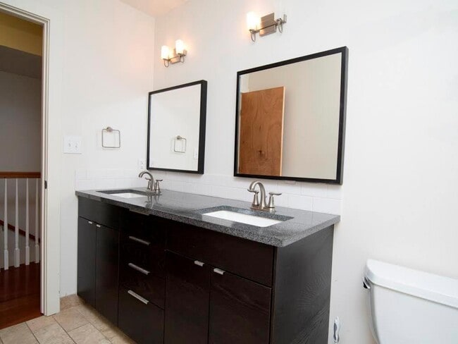 Building Photo - 1906 Woodland Ave