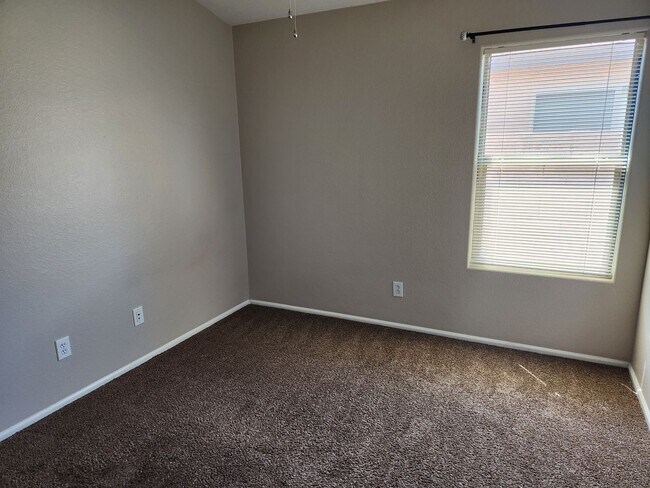 Building Photo - Norterra 4 bed/2 bath Rental Home Available!