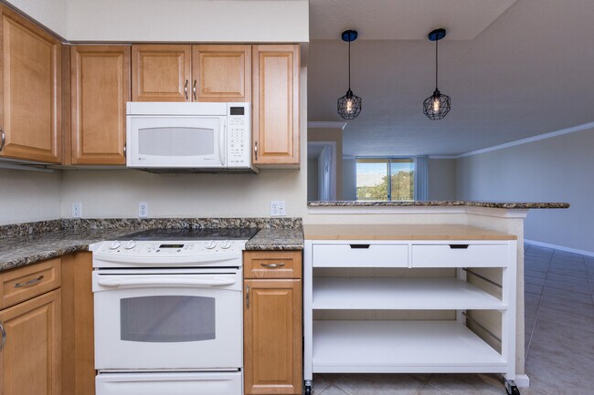 Building Photo - 1000 Spanish River Rd