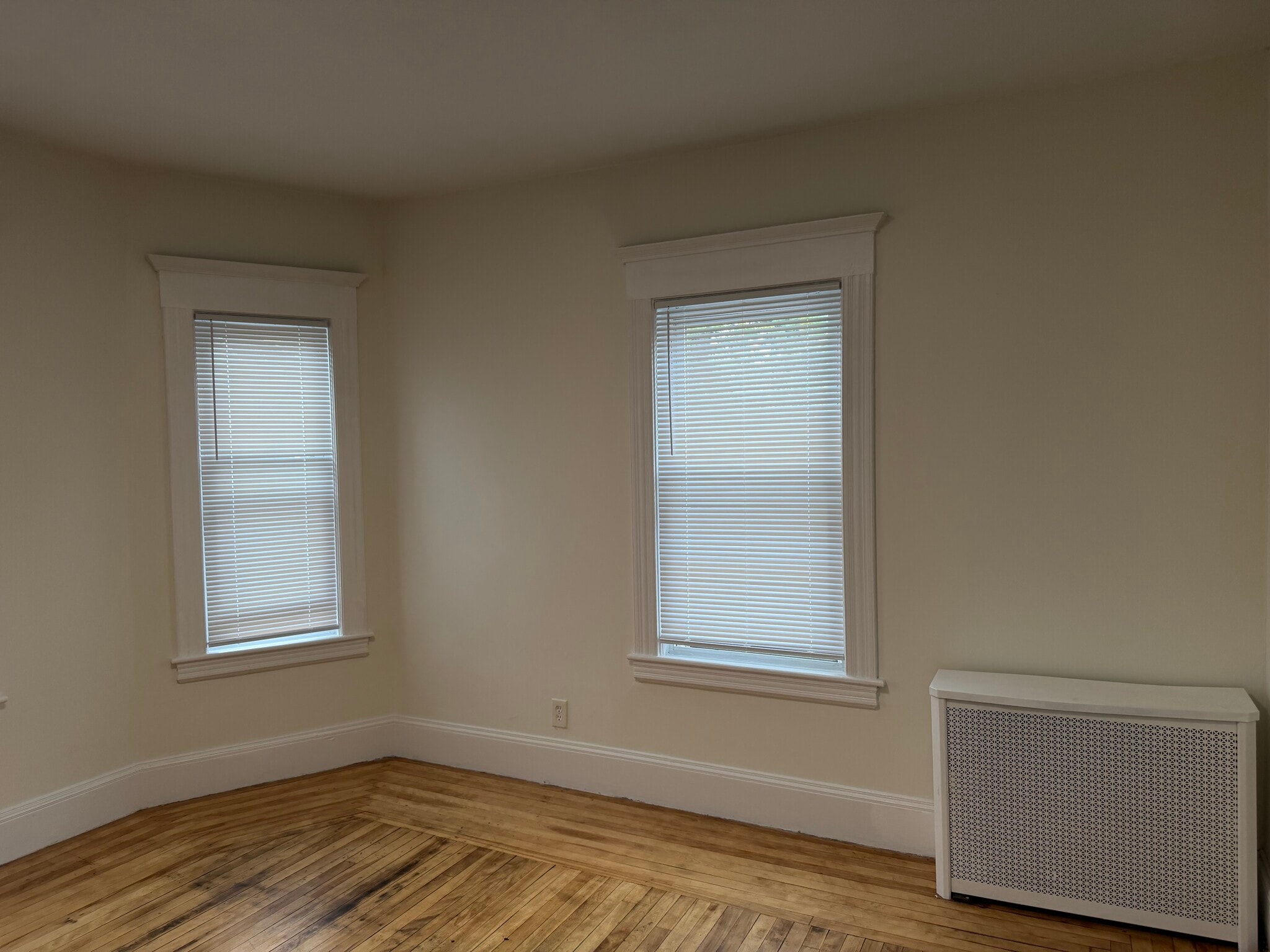 Maim Room - 677 Westford St