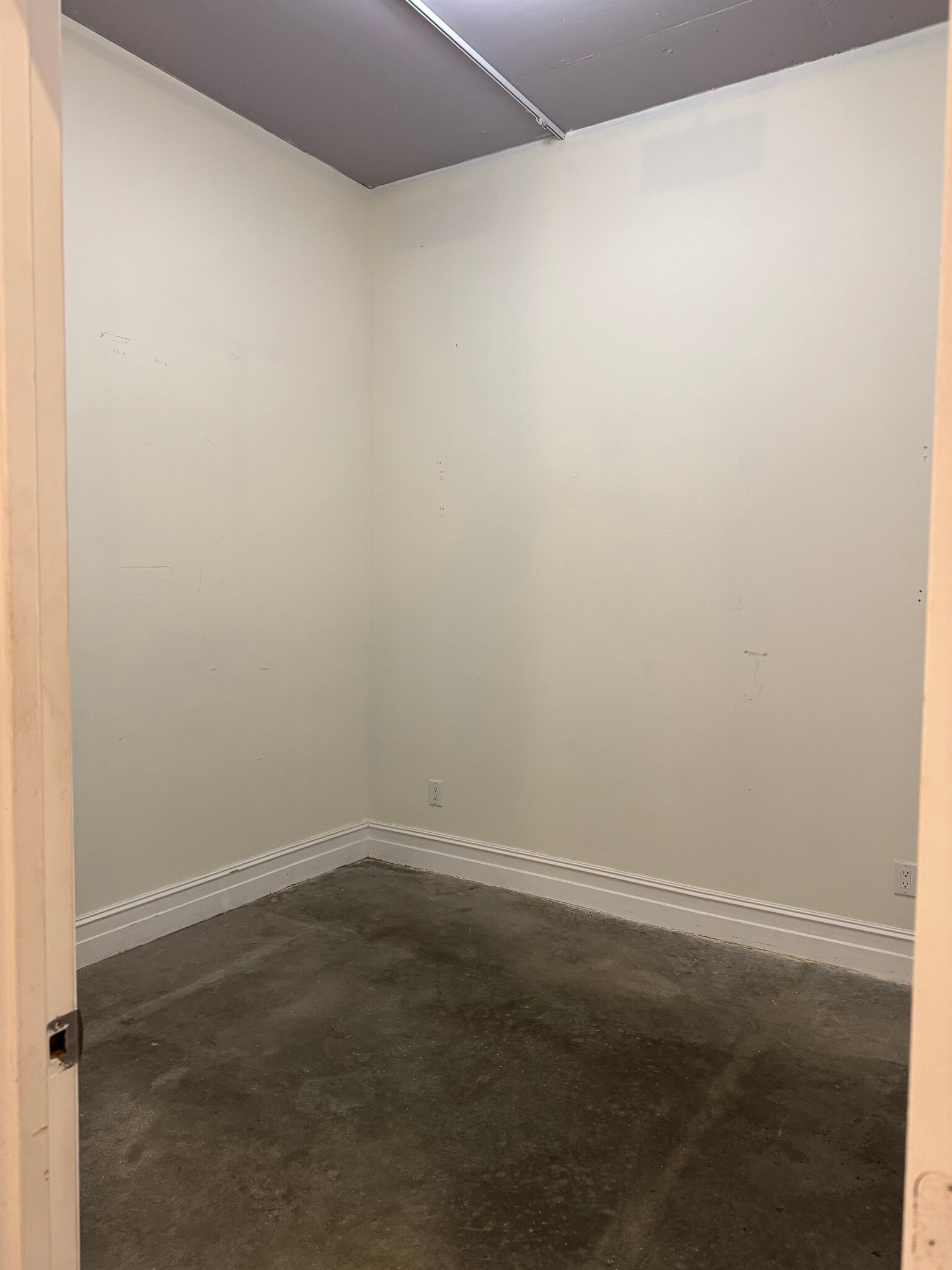 Guest bedroom - 3029 NE 188th St