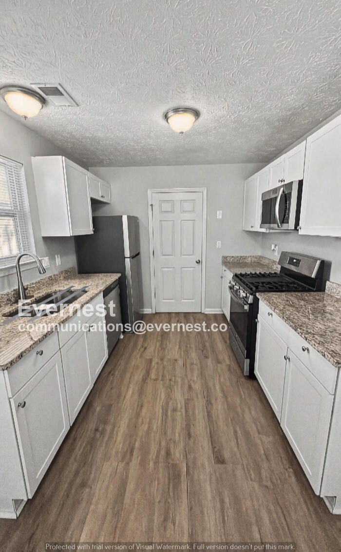 Building Photo - 972 Maple Leaf Ridge